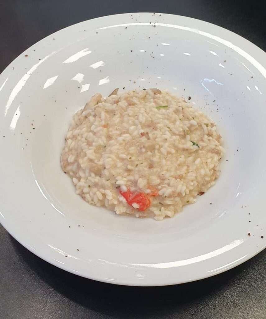 70284278_499544250861725_29510118995394560_n